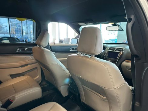 Used 2019 Ford Explorer Limited w/ Ford Safe & Smart Package image 42