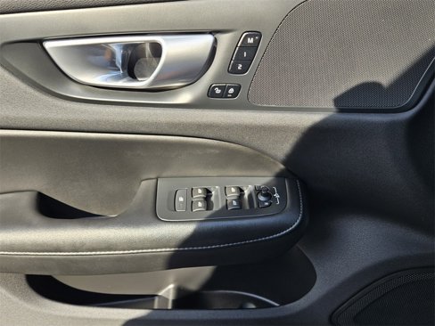Certified 2024 Volvo S60 B5 Core image 40
