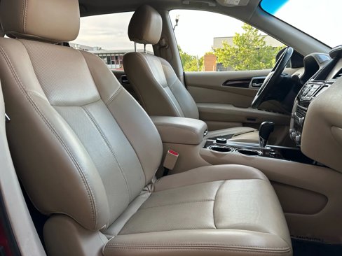 Used 2016 Nissan Pathfinder Platinum image 17