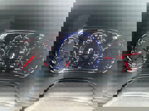 Used 2023 GMC Acadia SLT w/ Technology Package image 18