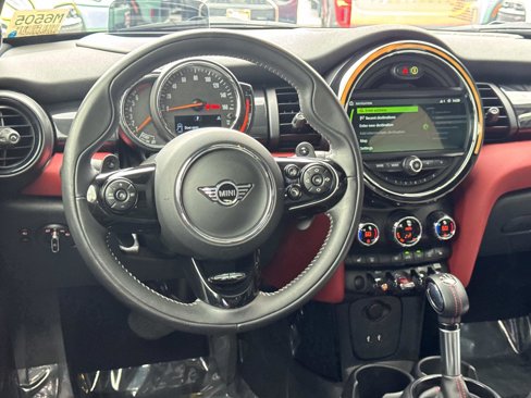 Used 2019 MINI Cooper S image 10
