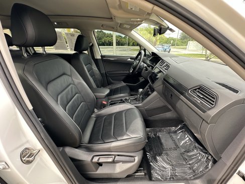 Used 2019 Volkswagen Tiguan SEL Premium image 36