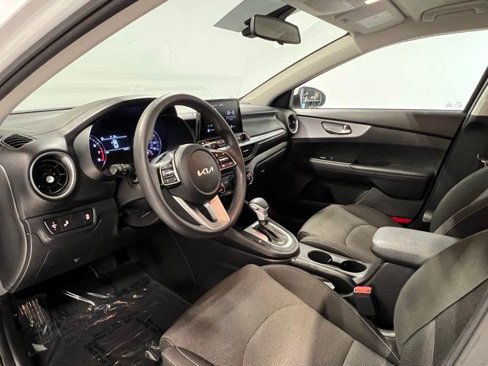 Used 2022 Kia Forte LXS w/ LXS Technology Package image 11