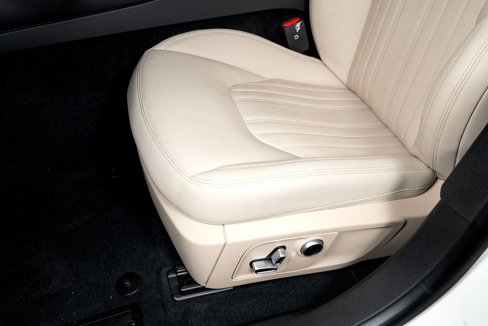 Used 2022 Maserati Levante GT image 19