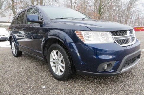 Used 2017 Dodge Journey SXT w/ Comfort/Convenience Group image 2