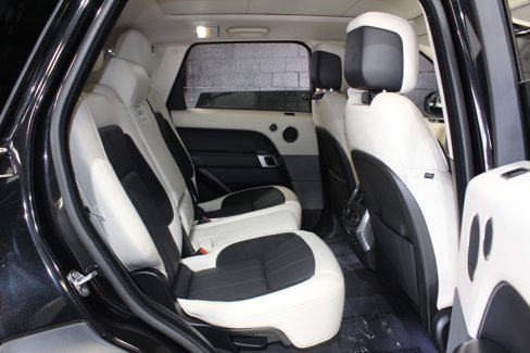 Used 2020 Land Rover Range Rover Sport HST image 34