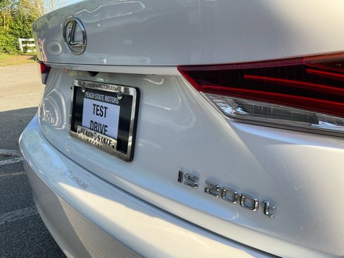 Used 2017 Lexus IS 200t image 9