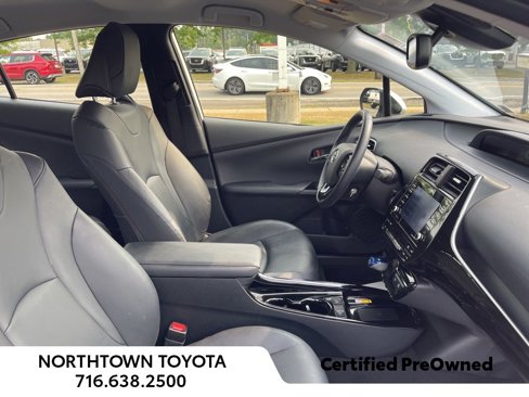 Used 2022 Toyota Prius XLE image 12