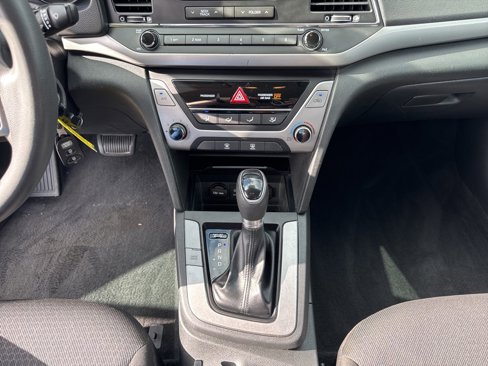 Used 2018 Hyundai Elantra SE image 33