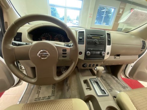 Used 2012 Nissan Frontier SV image 27