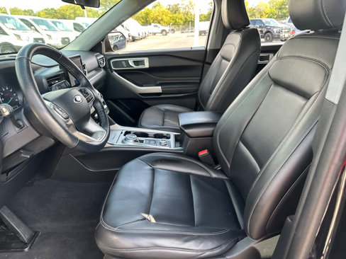 Used 2022 Ford Explorer XLT w/ Equipment Group 202A image 25