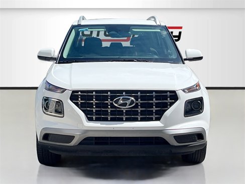 Used 2024 Hyundai Venue SEL image 2