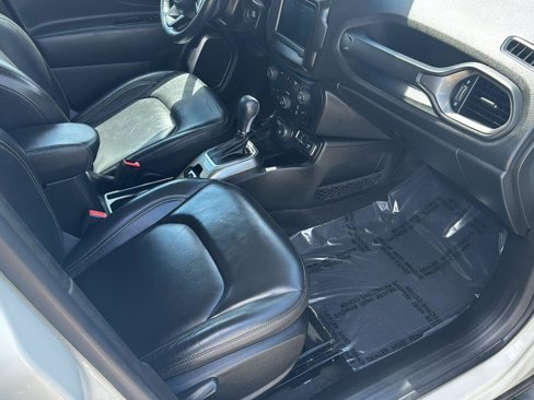 Used 2020 Jeep Renegade Limited image 13