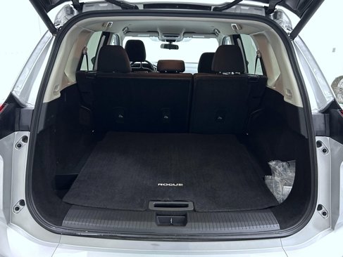 Used 2024 Nissan Rogue SV image 20