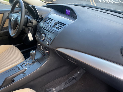 Used 2012 MAZDA MAZDA3 i Touring image 33