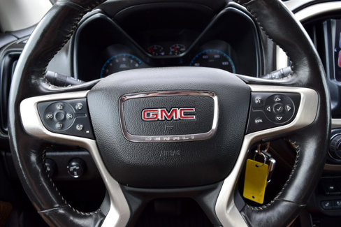 Used 2018 GMC Canyon Denali image 20
