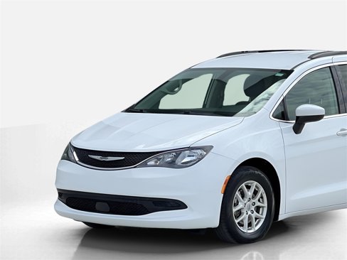 Used 2021 Chrysler Voyager Lxi image 11