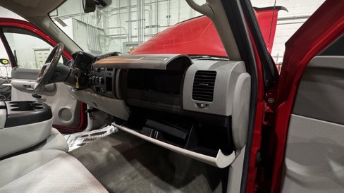 Used 2008 GMC Sierra 1500 SLE w/ Z71 Off-Road Package image 9