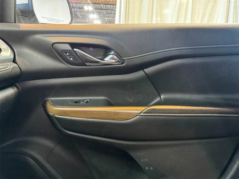 Used 2019 GMC Acadia SLE image 39