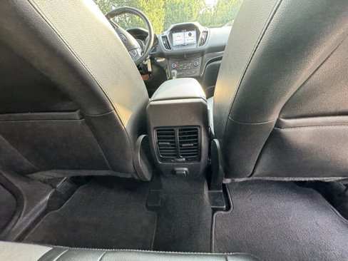 Used 2018 Ford Escape SE w/ SE Sport Appearance Package image 32