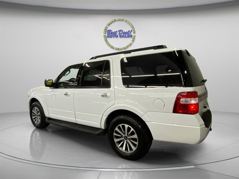 Used 2017 Ford Expedition XLT image 4