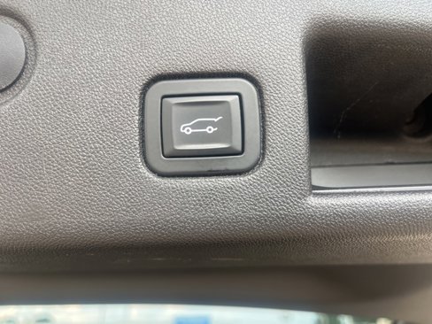 Used 2018 Chevrolet Equinox LT image 39