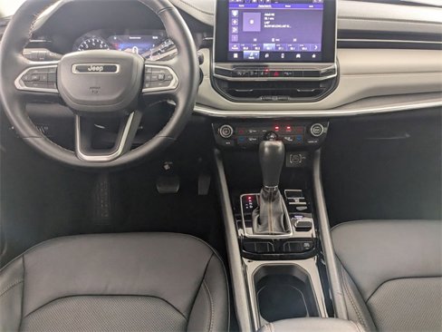 Used 2022 Jeep Compass Limited image 24