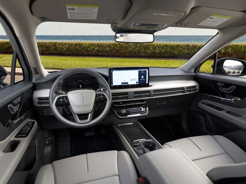 New 2025 Lincoln Corsair FWD image 9