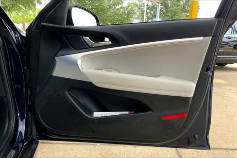 Used 2023 Genesis G70 2.0T image 21