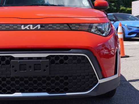 Used 2023 Kia Soul LX w/ LX Technology Package image 13