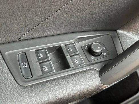 Used 2020 Volkswagen Tiguan SEL Premium R-Line image 18