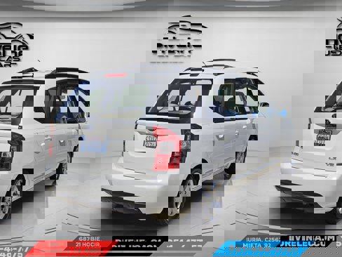 Used 2008 Kia Rondo LX w/ Convenience Pkg image 2