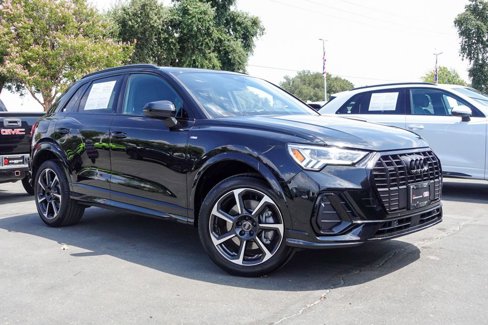 Used 2025 Audi Q3 2.0T Premium Plus w/ Premium Plus Package image 3