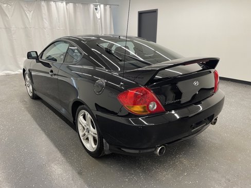 Used 2004 Hyundai Tiburon GT image 3