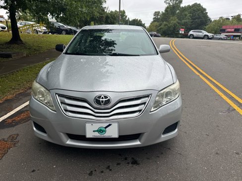 Used 2010 Toyota Camry LE image 16