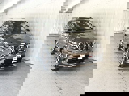 Used 2019 Kia Sorento SX image 1