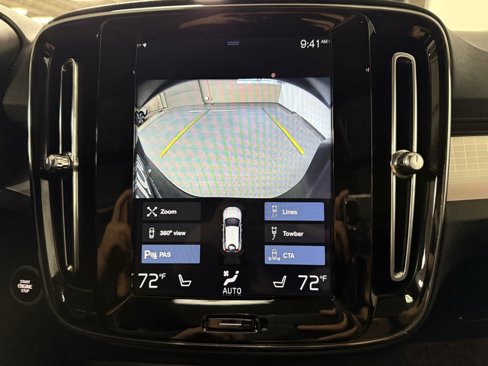 Used 2020 Volvo XC40 T5 Momentum w/ Premium Package image 13