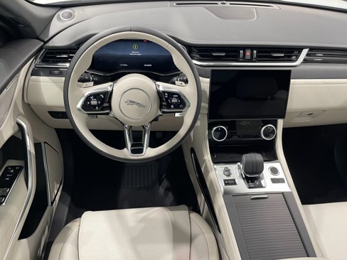 Used 2025 Jaguar F-PACE R-Dynamic S image 12