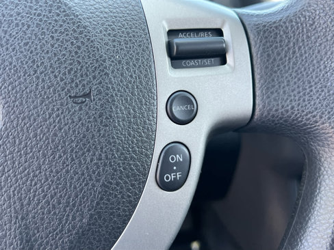 Used 2013 Nissan Rogue SV image 30