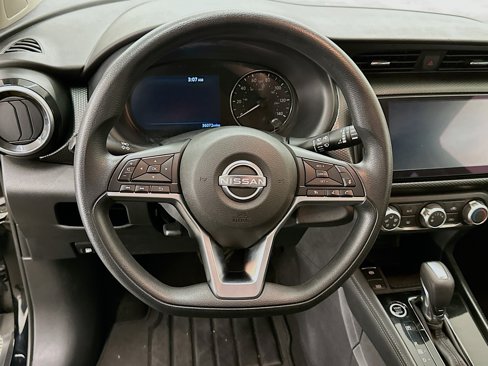 Used 2024 Nissan Kicks SV image 18
