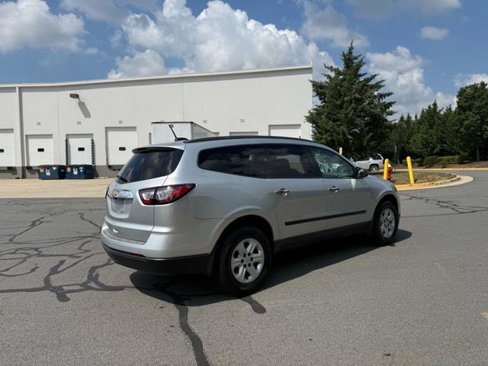 Used 2017 Chevrolet Traverse LS image 4