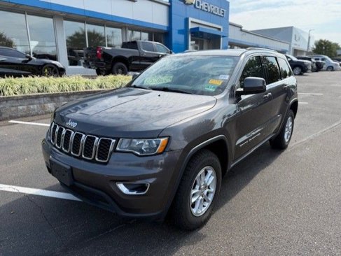 Used 2018 Jeep Grand Cherokee Laredo image 3