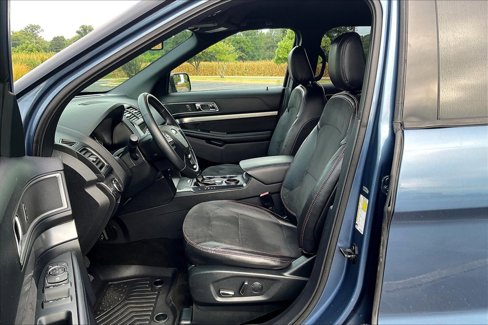 Used 2018 Ford Explorer XLT w/ Equipment Group 202A image 7