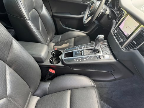 Used 2018 Porsche Macan S image 24