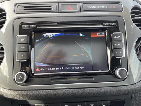 Used 2015 Volkswagen Tiguan SE image 18