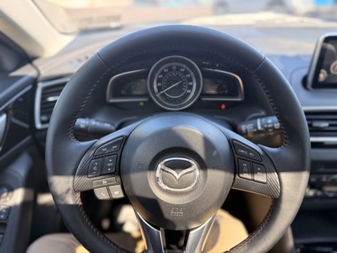 Used 2016 MAZDA MAZDA3 i Touring w/ Popular Equipment Package image 24