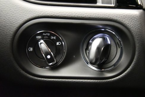 Certified 2025 Porsche Macan Turbo image 26