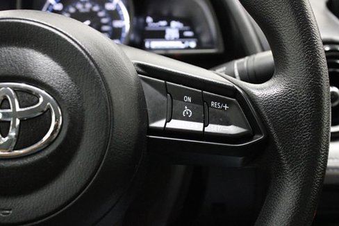 Used 2019 Toyota Yaris LE image 16