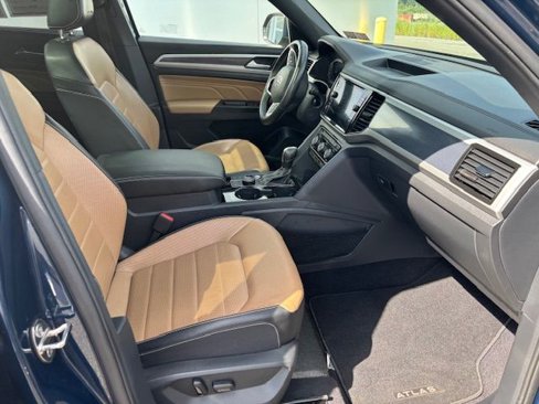 Used 2021 Volkswagen Atlas Cross Sport SEL Premium image 21