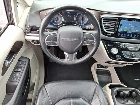 Used 2017 Chrysler Pacifica Touring-L Plus image 15